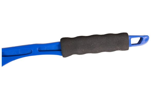 Щетка со скребком Mastertool - 520 мм синяя (84-0004)